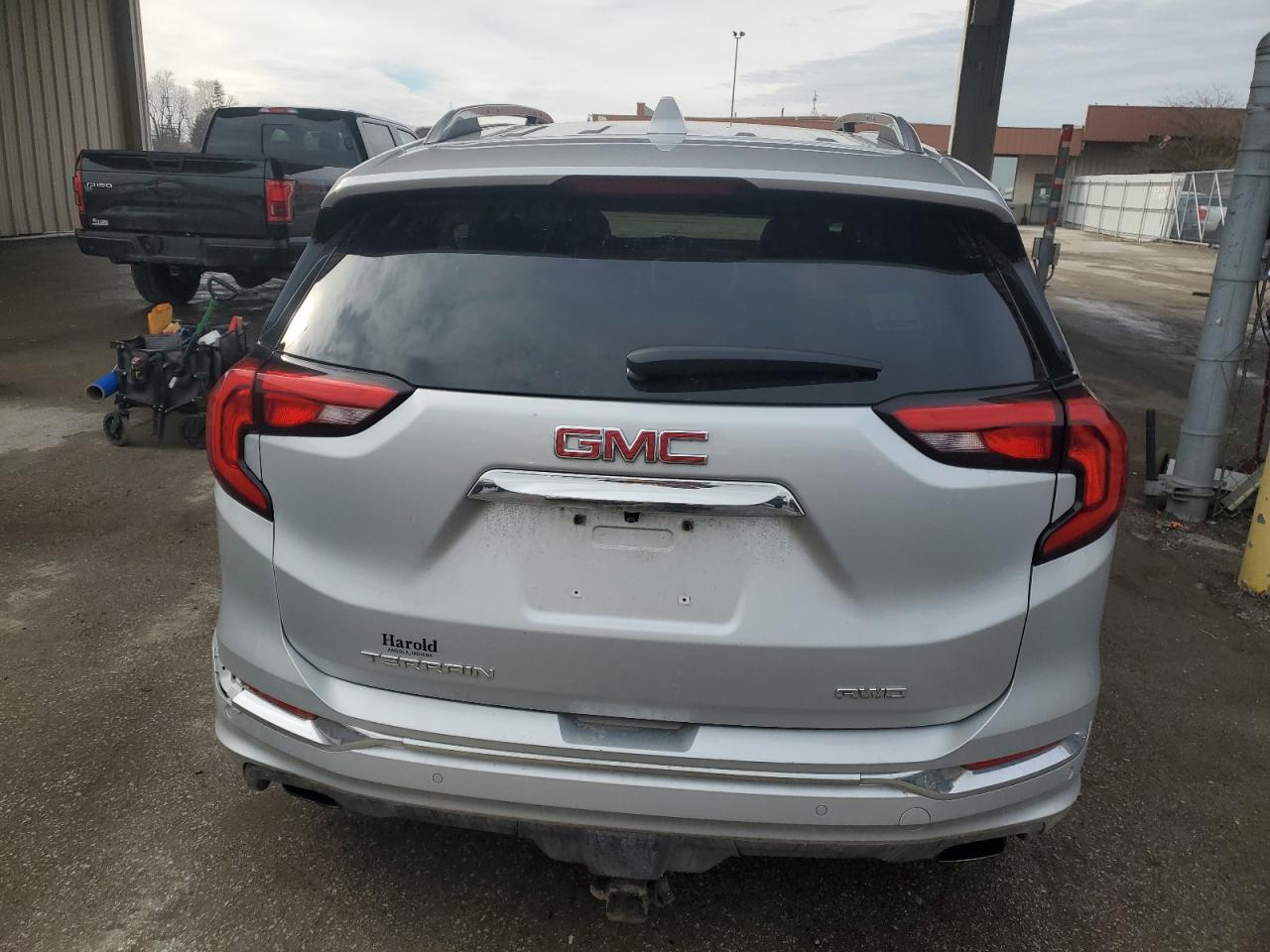 2018 GMC Terrain - Image 6