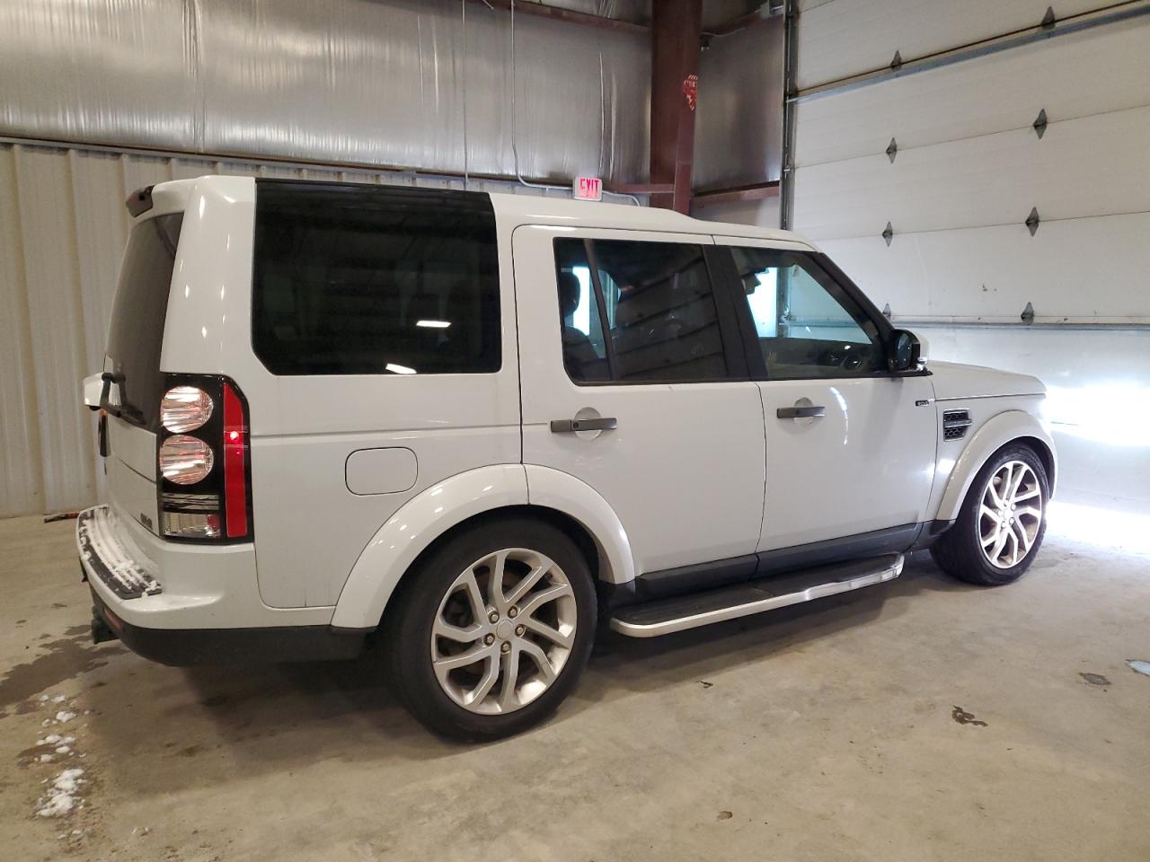2016 Land Rover LR4 - Image 3