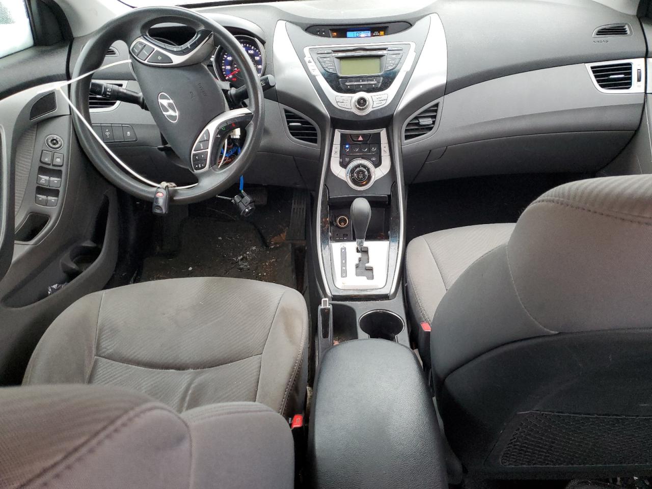 2011 Hyundai Elantra - Image 8