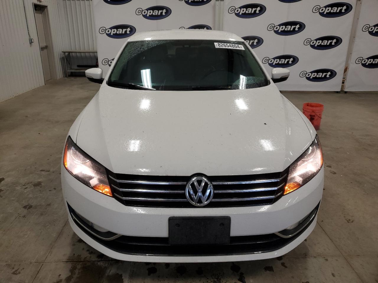 2015 Volkswagen Passat - Image 5