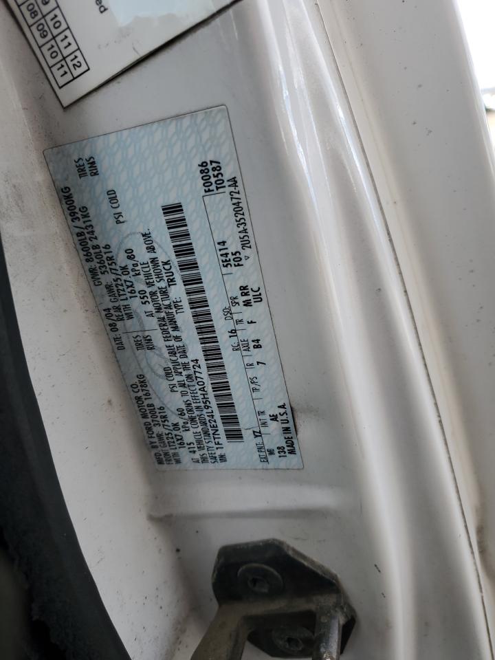2005 Ford Econoline - Image 14