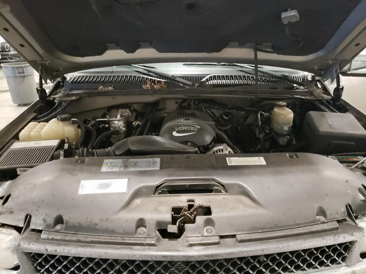 2001 Chevrolet Silverado - Image 11