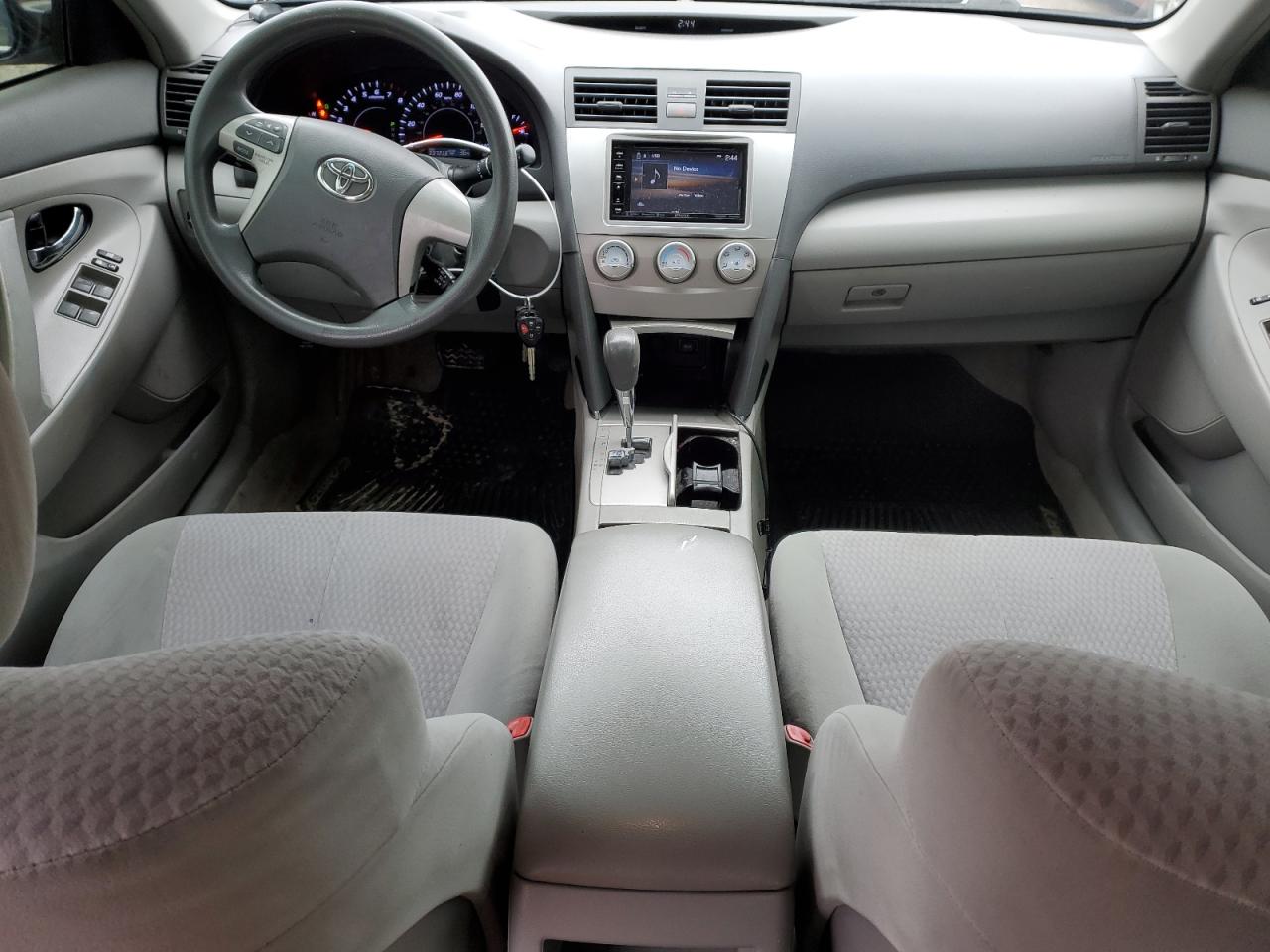 2010 Toyota Camry - Image 8