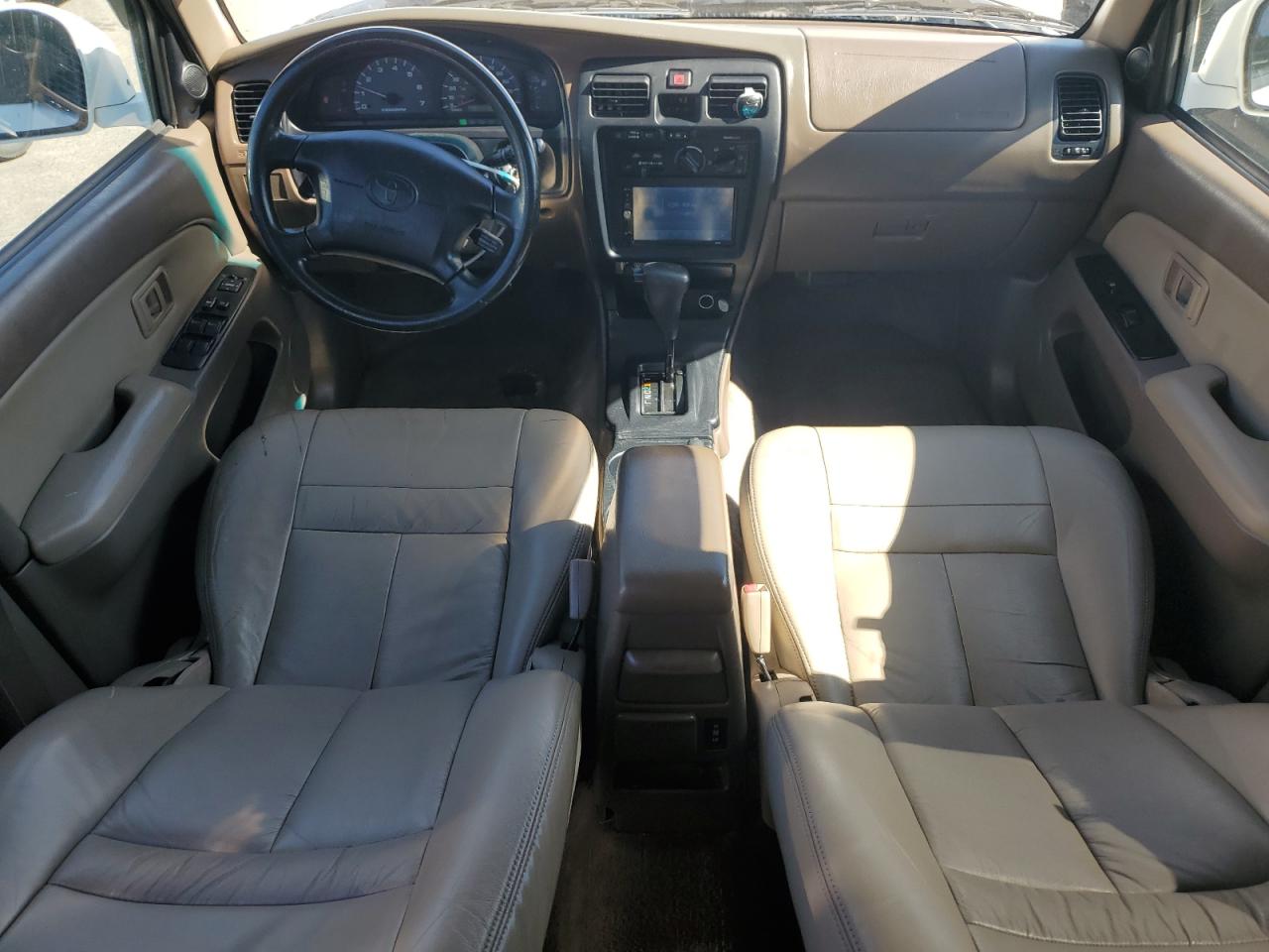 2000 Toyota 4Runner - Image 8