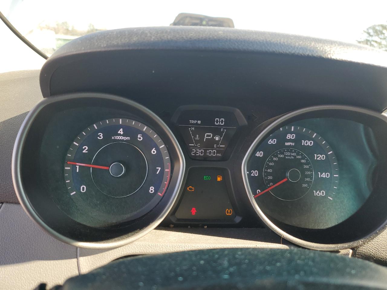 2015 Hyundai Elantra - Image 9