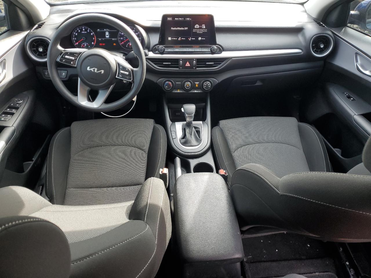 2022 Kia Forte - Image 8