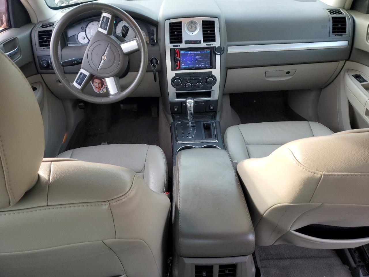 2010 Chrysler 300 - Image 8