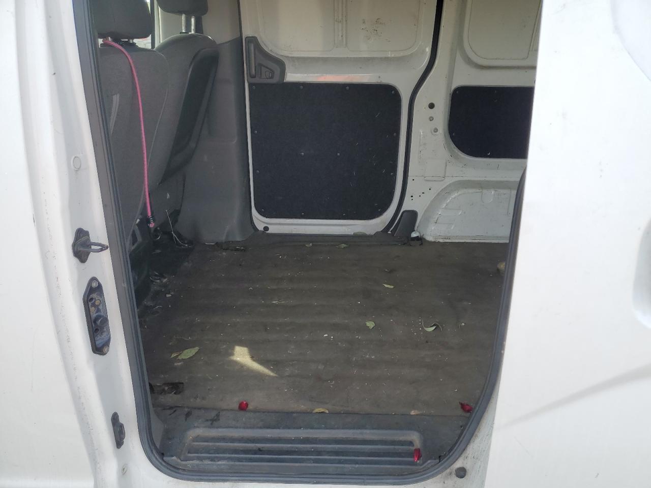 2014 Nissan NV - Image 11