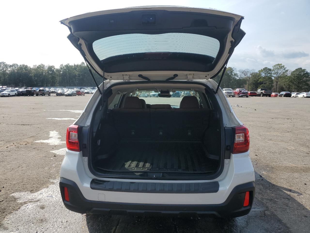 2018 Subaru Outback - Image 6