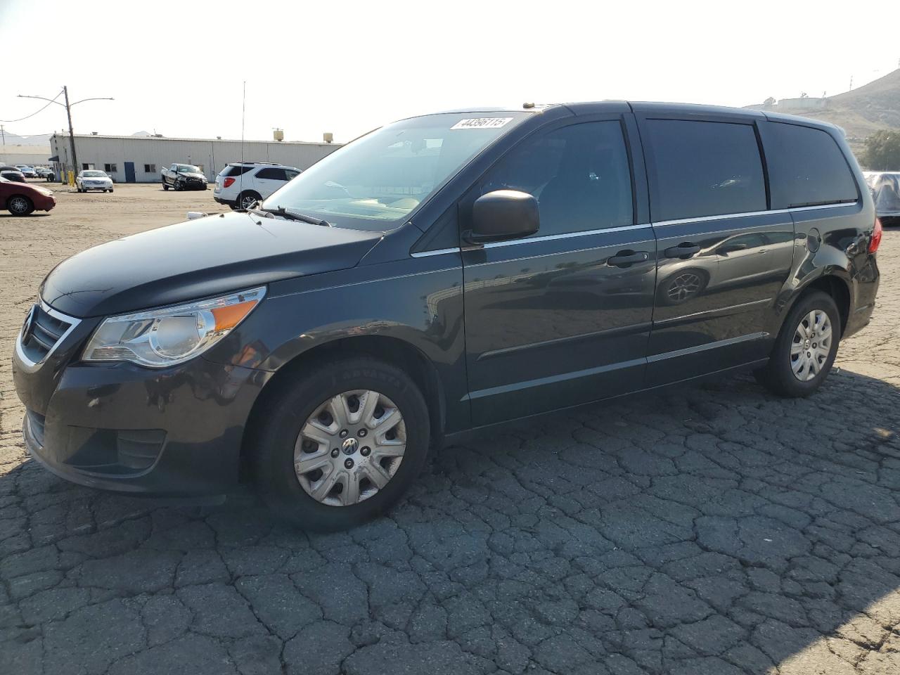 2012 Volkswagen Routan - Image 1