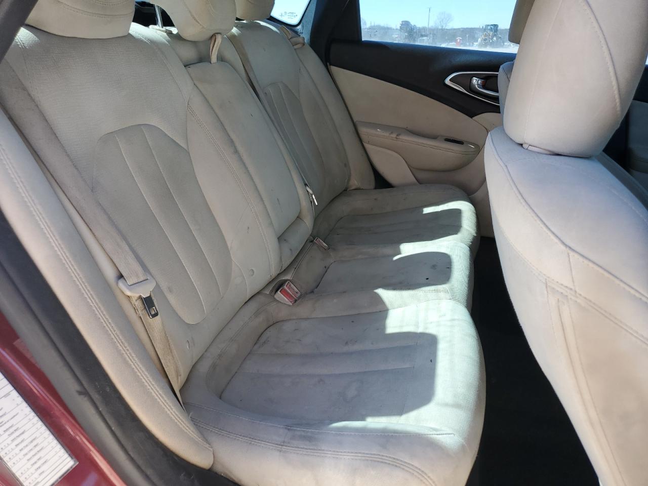 2015 Chrysler 200 - Image 11