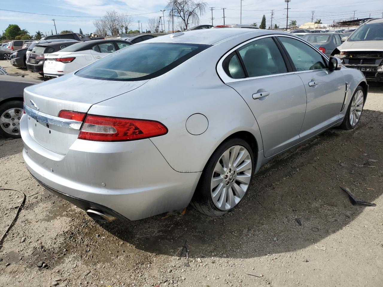 2009 Jaguar XF - Image 3