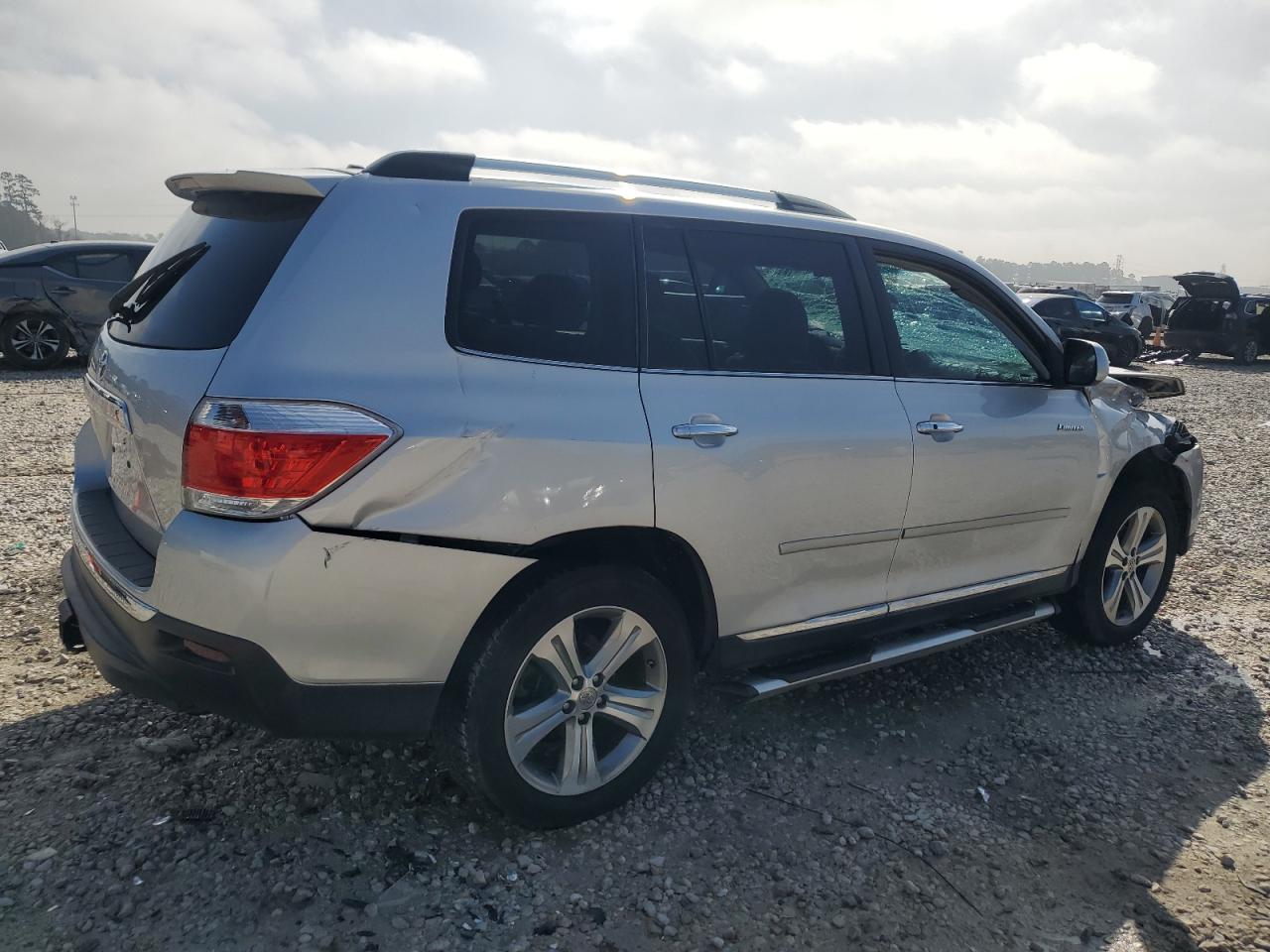 2011 Toyota Highlander - Image 3