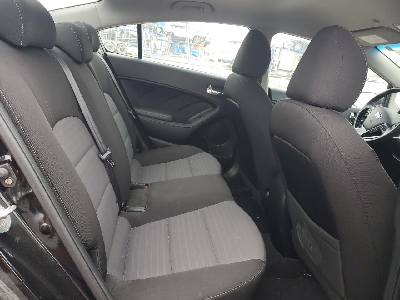 2017 Kia Forte - Image 10