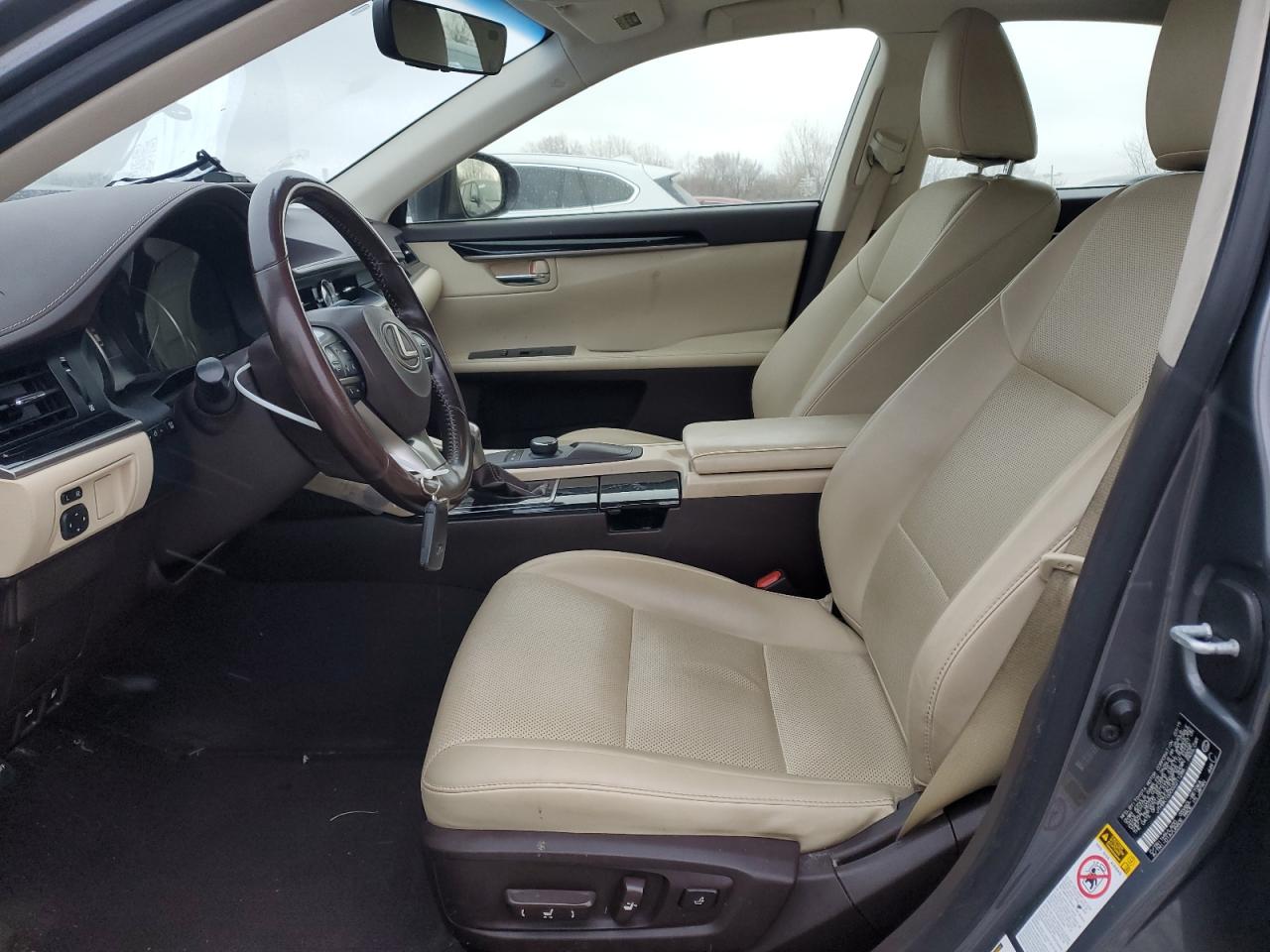 2016 Lexus ES - Image 7
