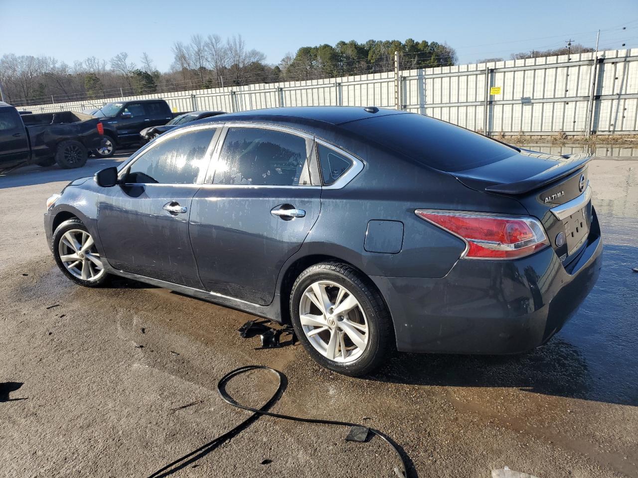 2014 Nissan Altima - Image 2