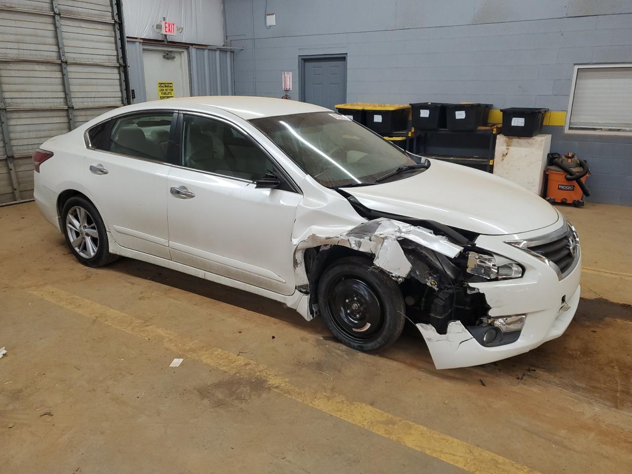 2015 Nissan Altima - Image 4