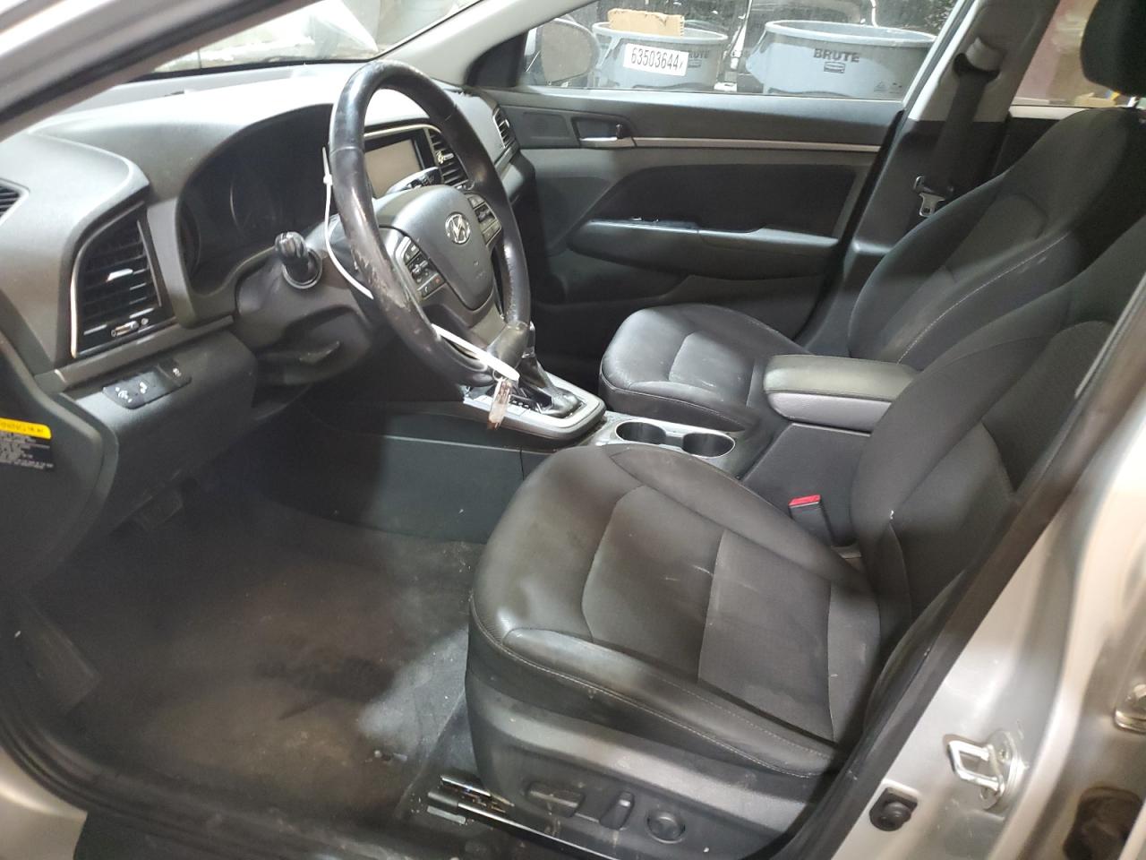 2017 Hyundai Elantra - Image 7
