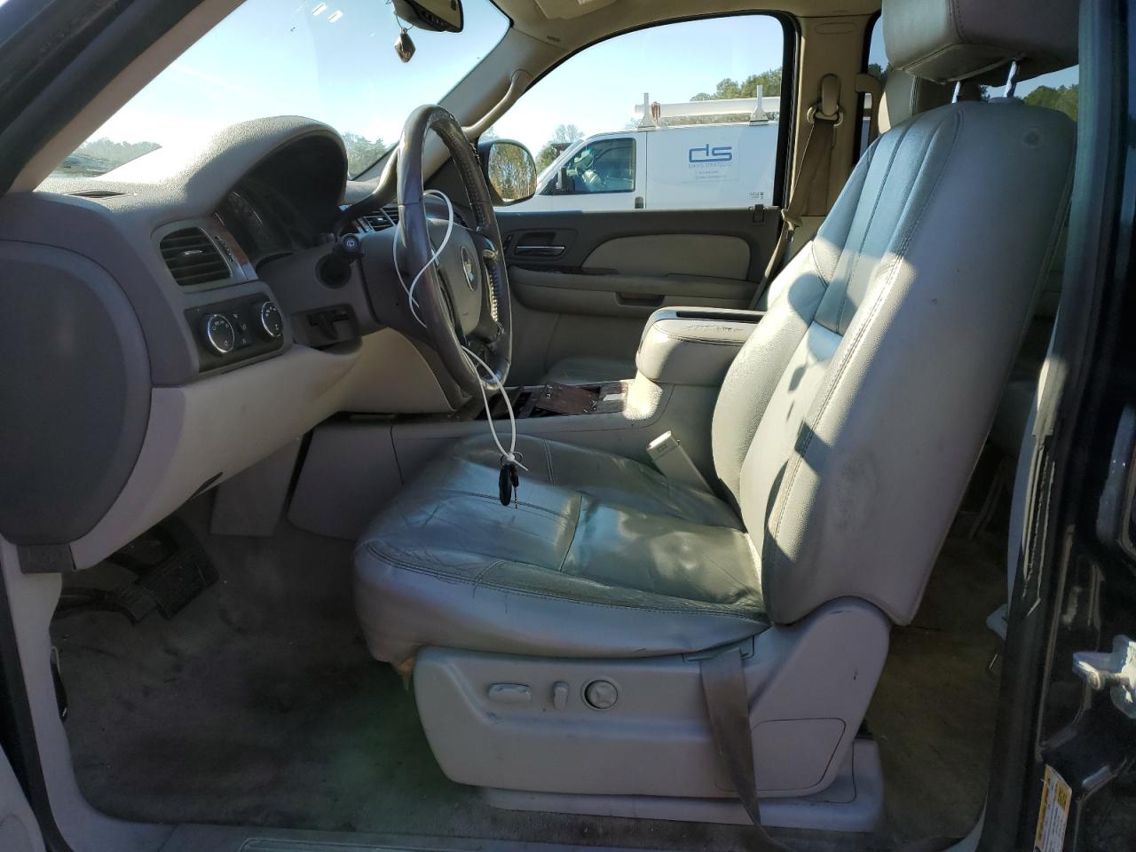 2007 Chevrolet Suburban - Image 7