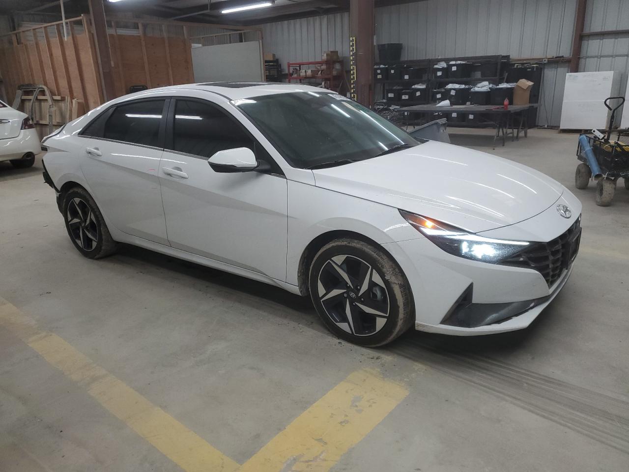 2023 Hyundai Elantra - Image 4