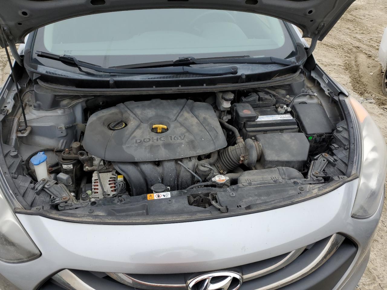 2013 Hyundai Elantra - Image 11