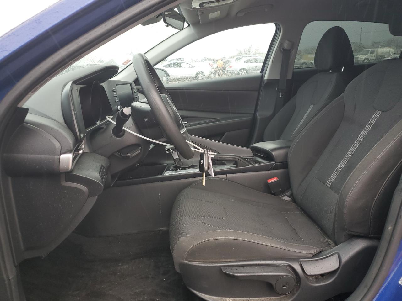 2023 Hyundai Elantra - Image 7