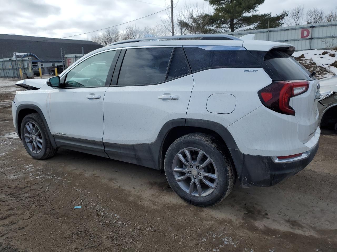 2022 GMC Terrain - Image 2