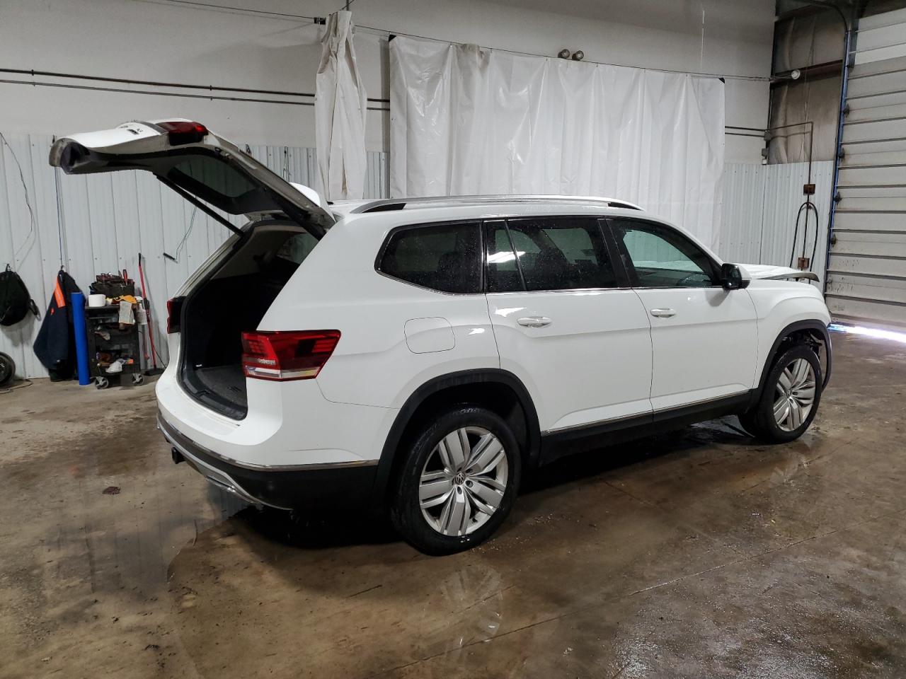 2019 Volkswagen Atlas - Image 3