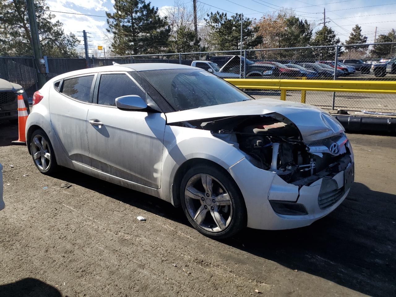 2013 Hyundai Veloster - Image 4
