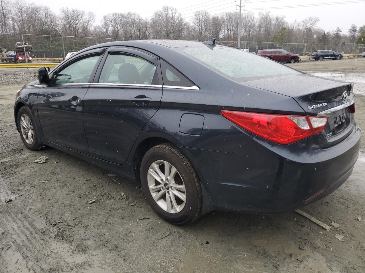 2013 Hyundai Sonata - Image 2