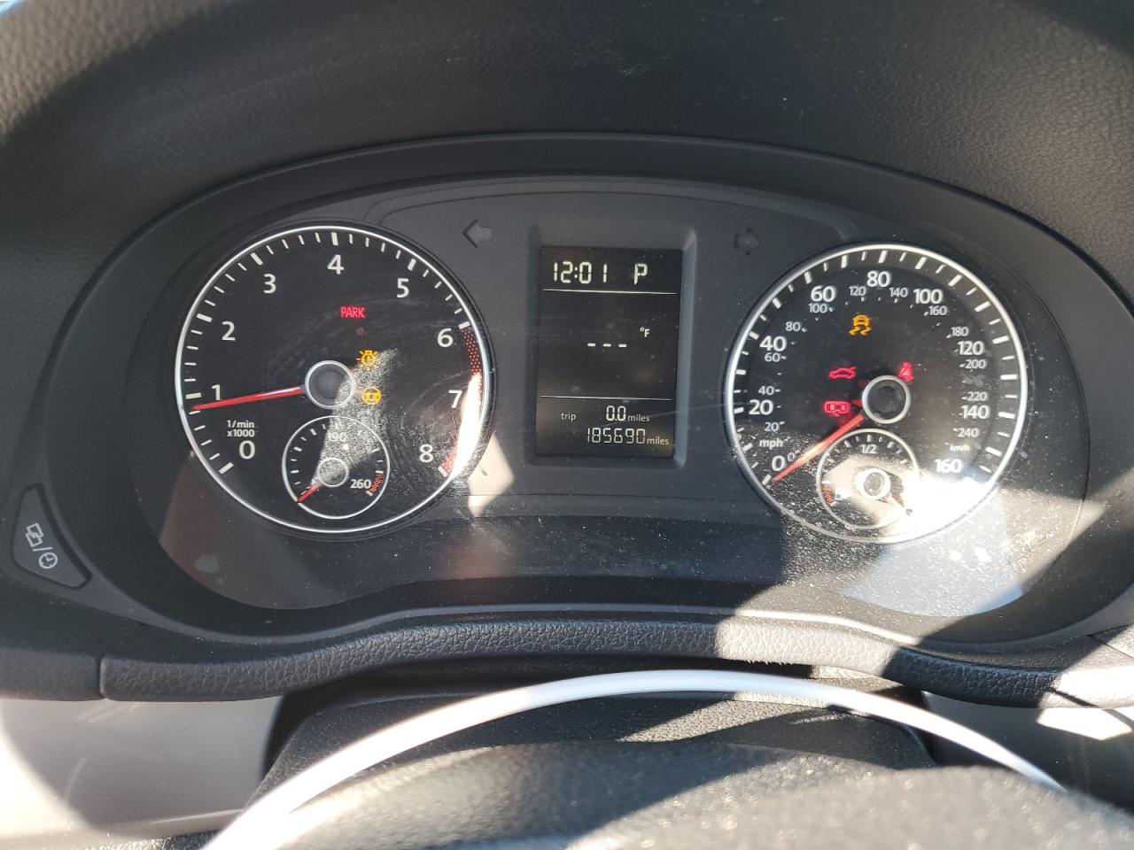 2014 Volkswagen Passat - Image 9