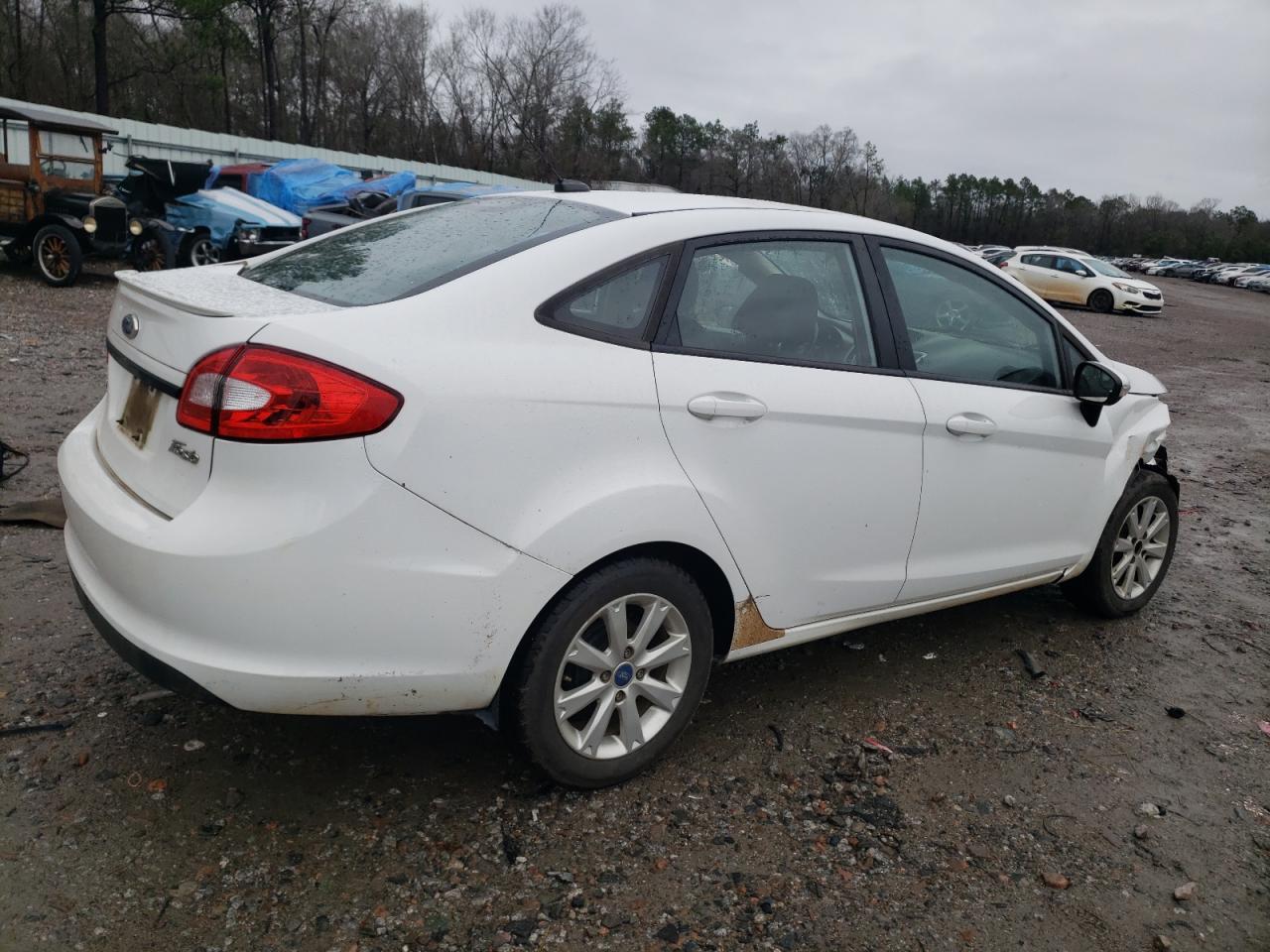 2013 Ford Fiesta - Image 3