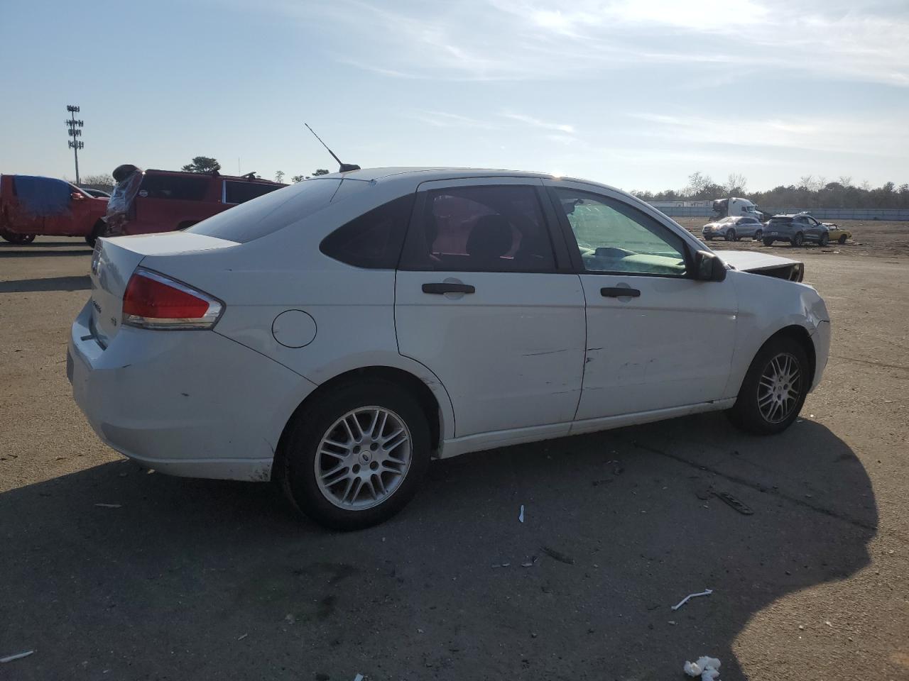 2010 Ford Focus - Image 3