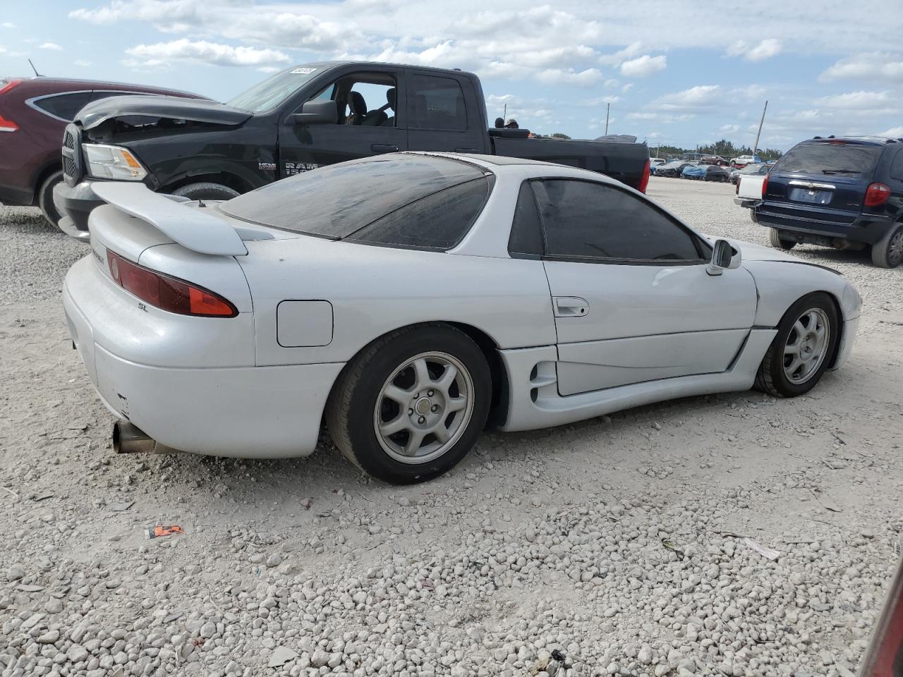 VIN: JA3AM64J4RY004161 Auction: COPART Lot: 45788125 Location: FL - WEST PALM BEACH VIN: JA3AM64J4RY004161 MITSUBISHI 3000GT 1994 SILVER Photo 3