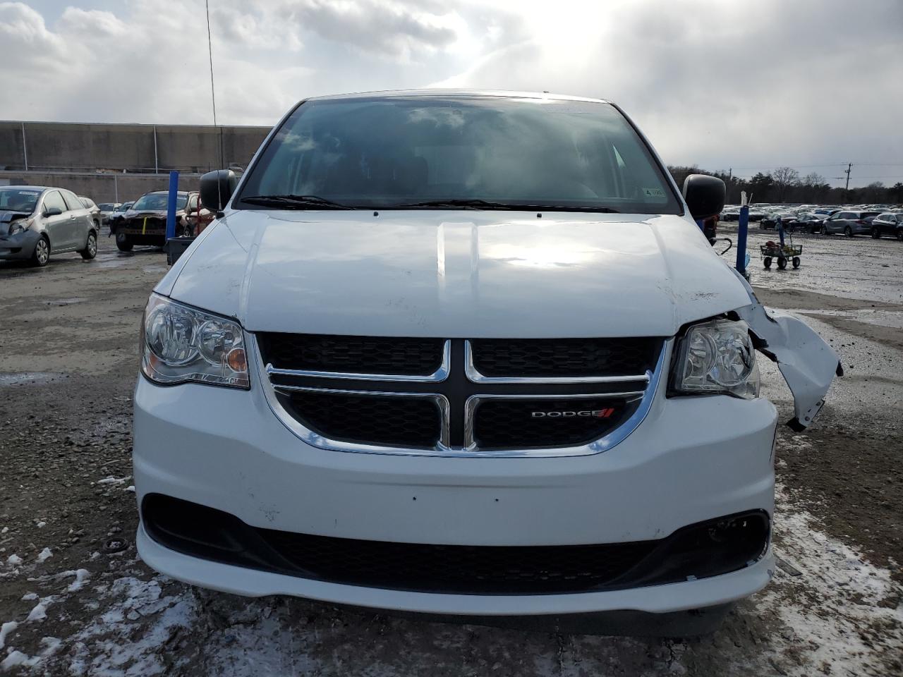 2018 Dodge Caravan - Image 5