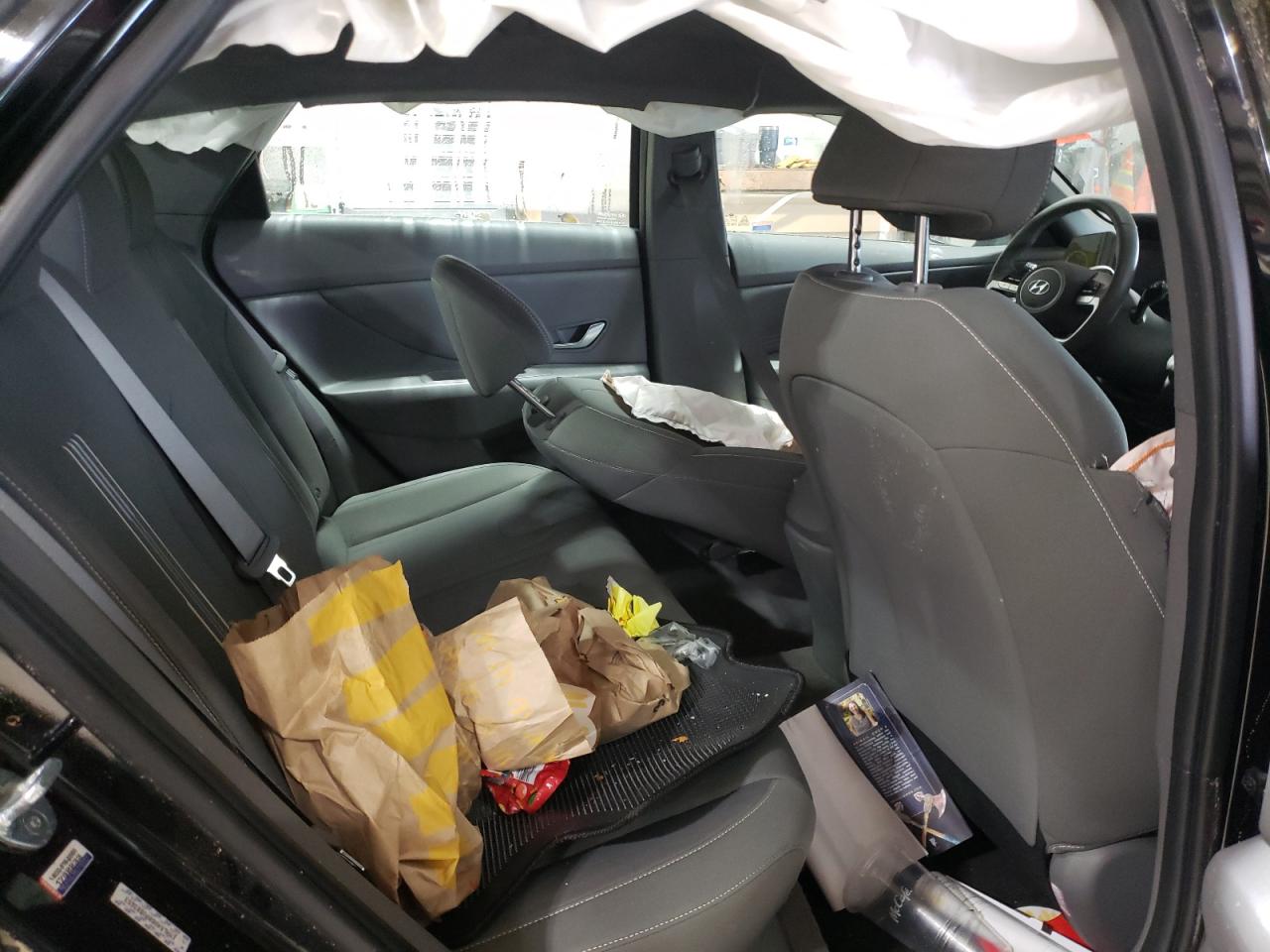 2023 Hyundai Elantra - Image 10