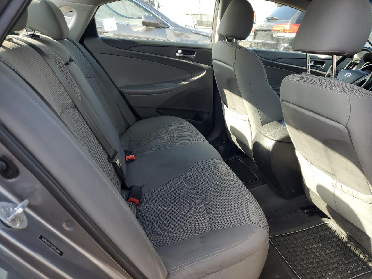 2013 Hyundai Sonata - Image 10