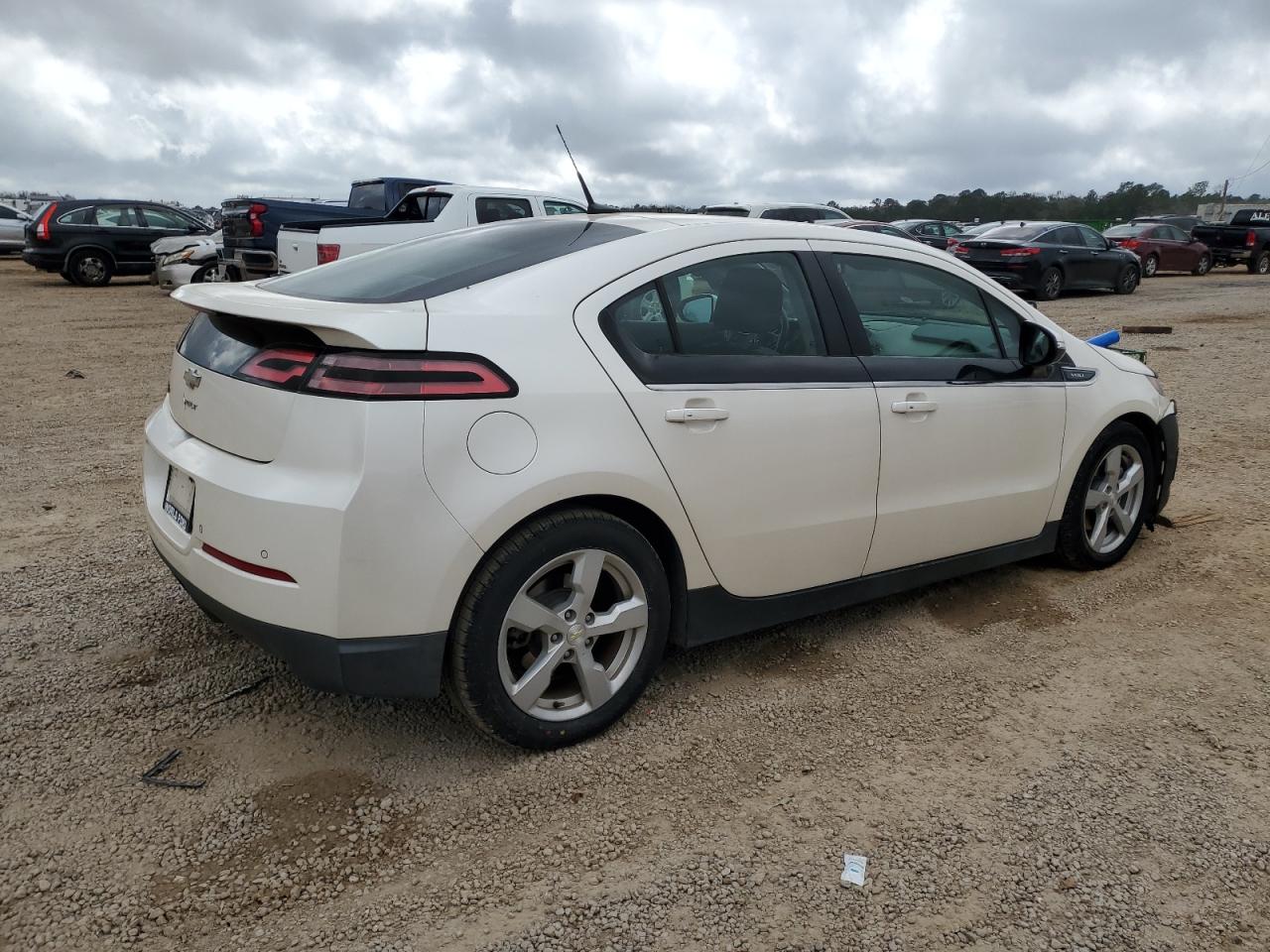 2013 Chevrolet Volt - Image 3