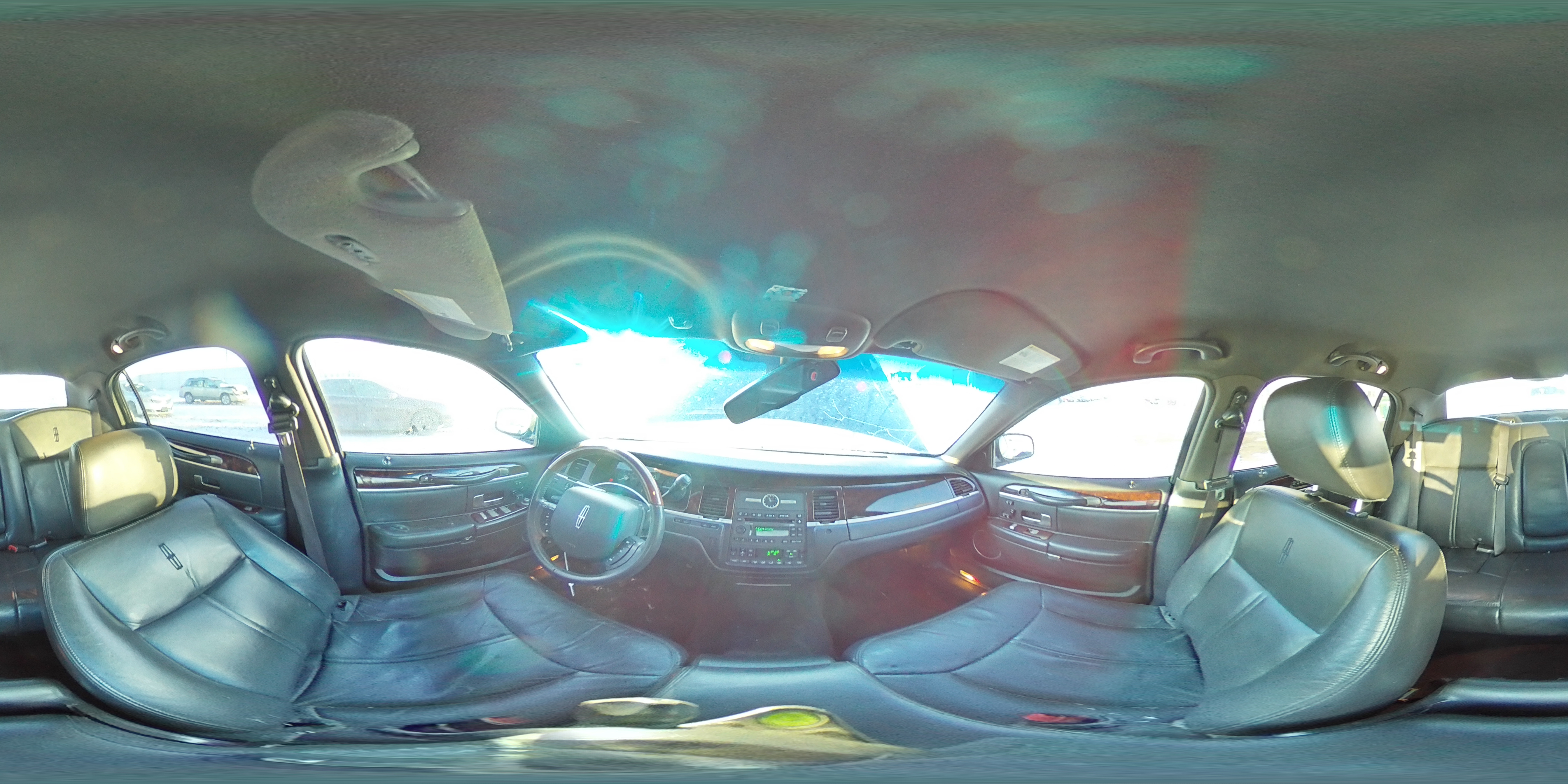 2011 Lincoln Town Car - Image 13