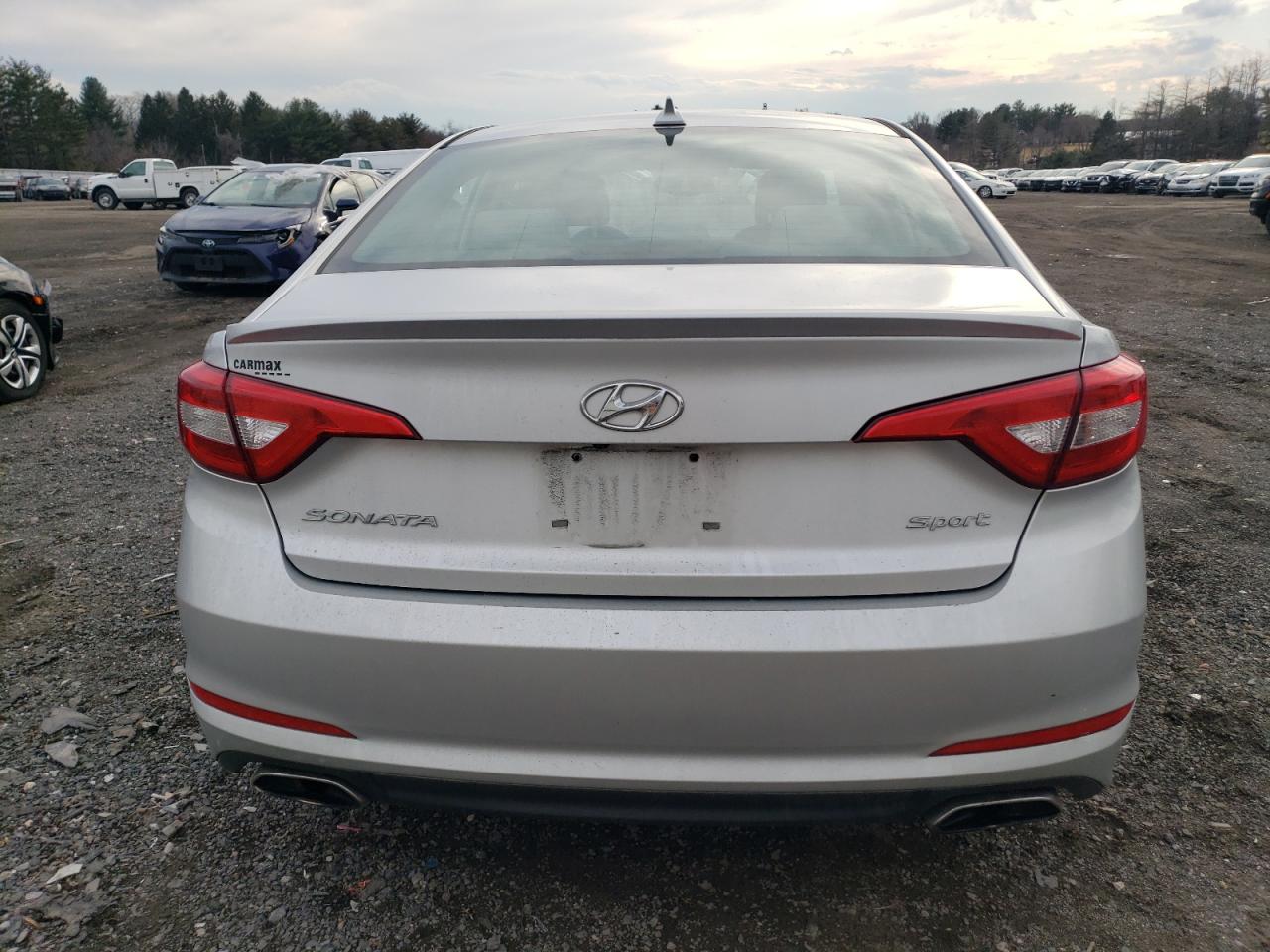 2015 Hyundai Sonata - Image 6