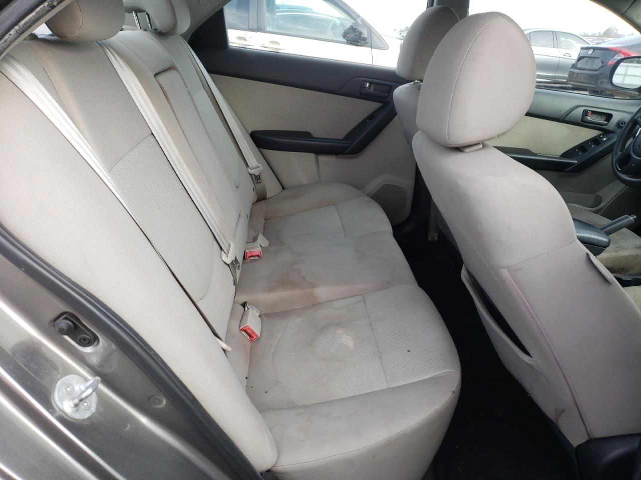 2010 Kia Forte - Image 10