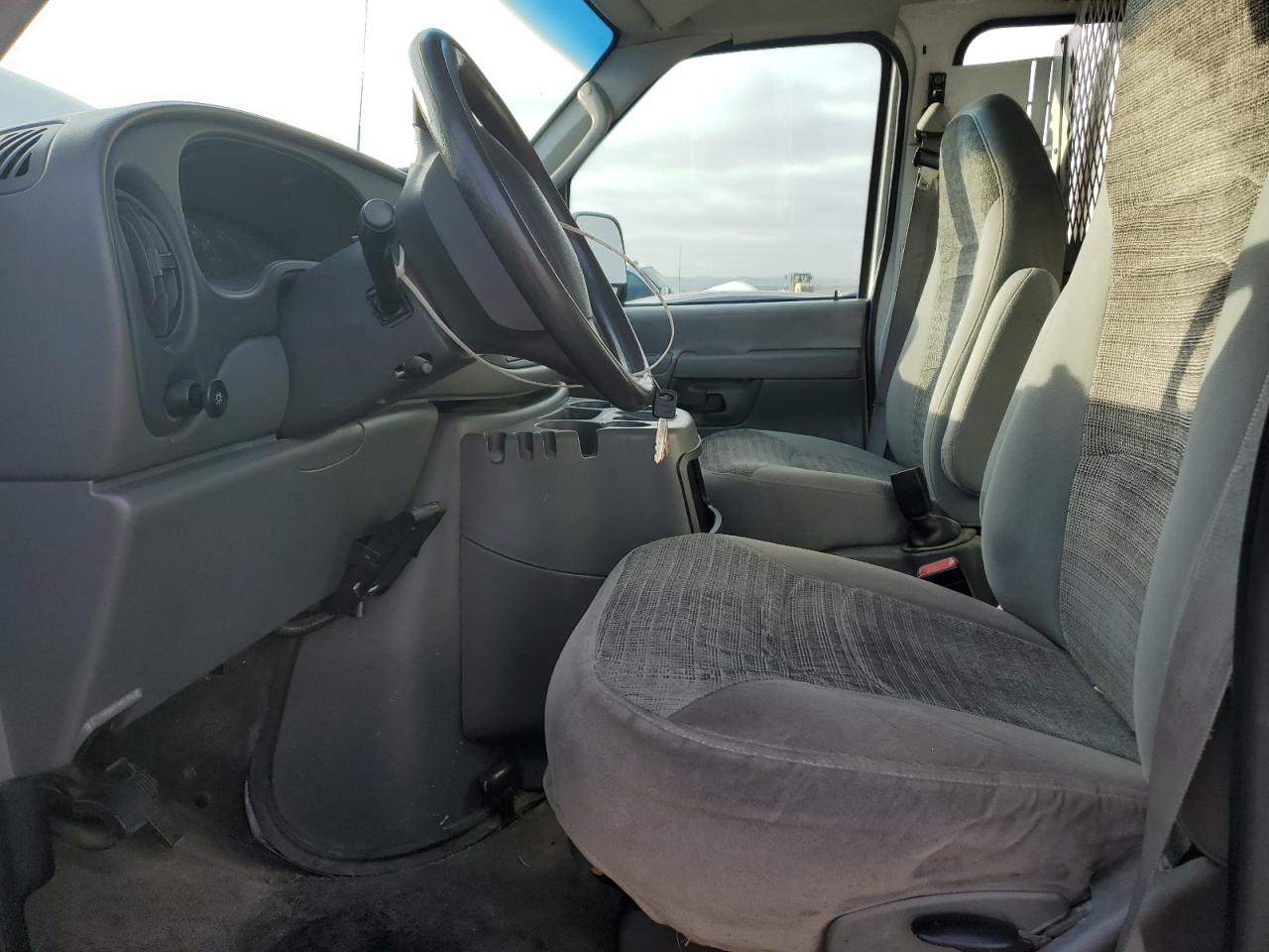 2003 Ford Econoline - Image 7