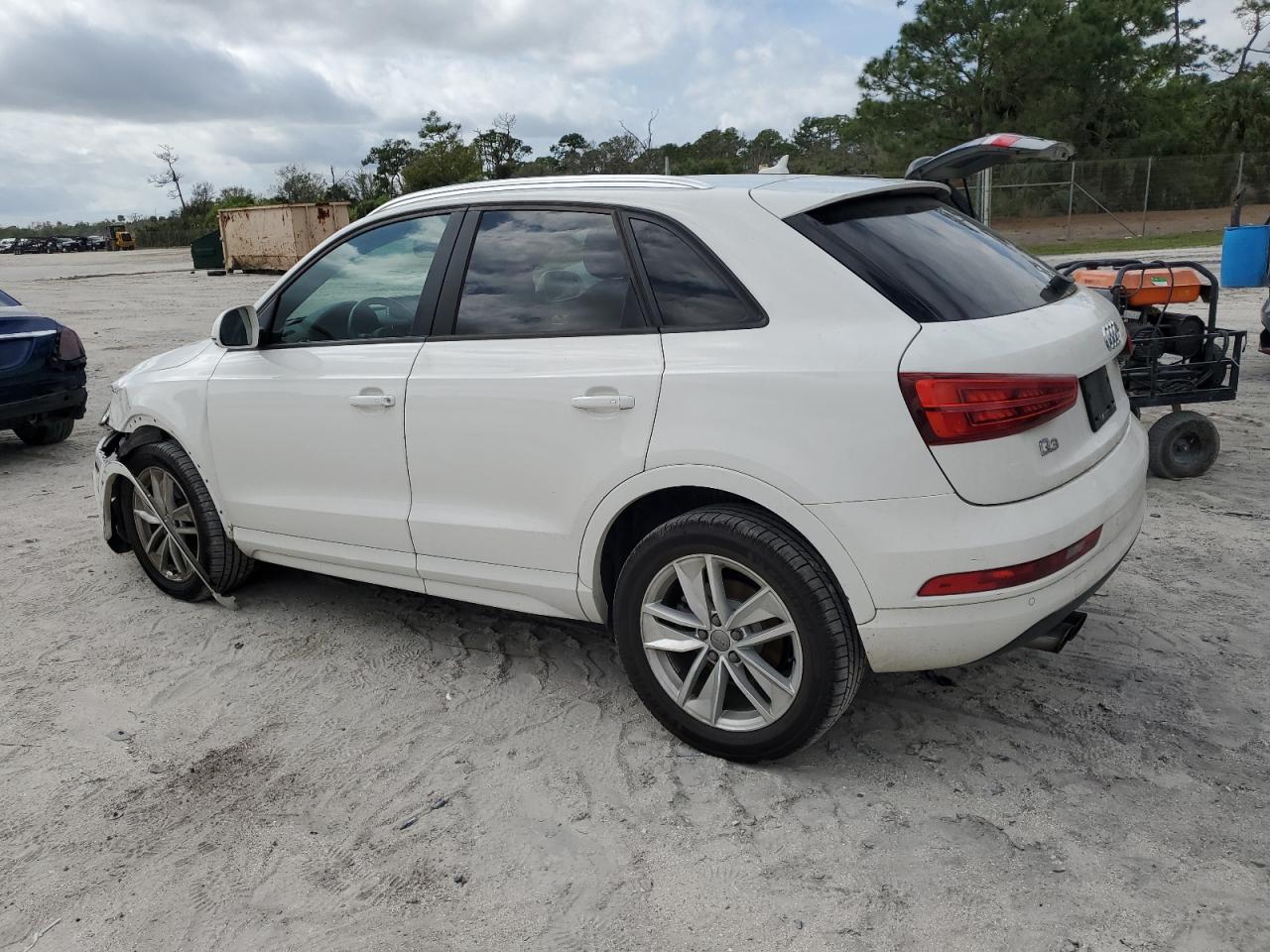 2017 Audi Q3 - Image 2