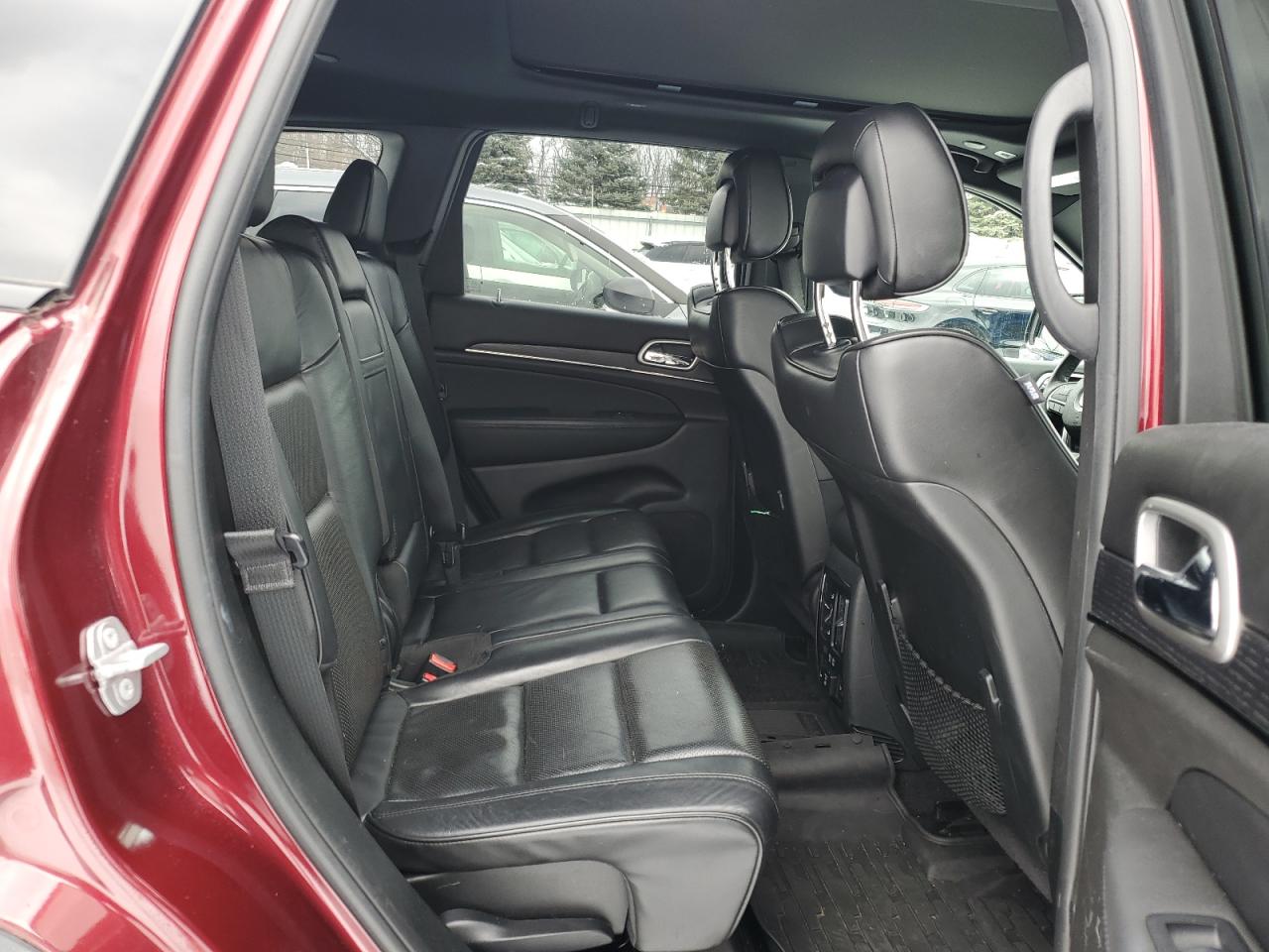 2018 Jeep Grand Cherokee - Image 11