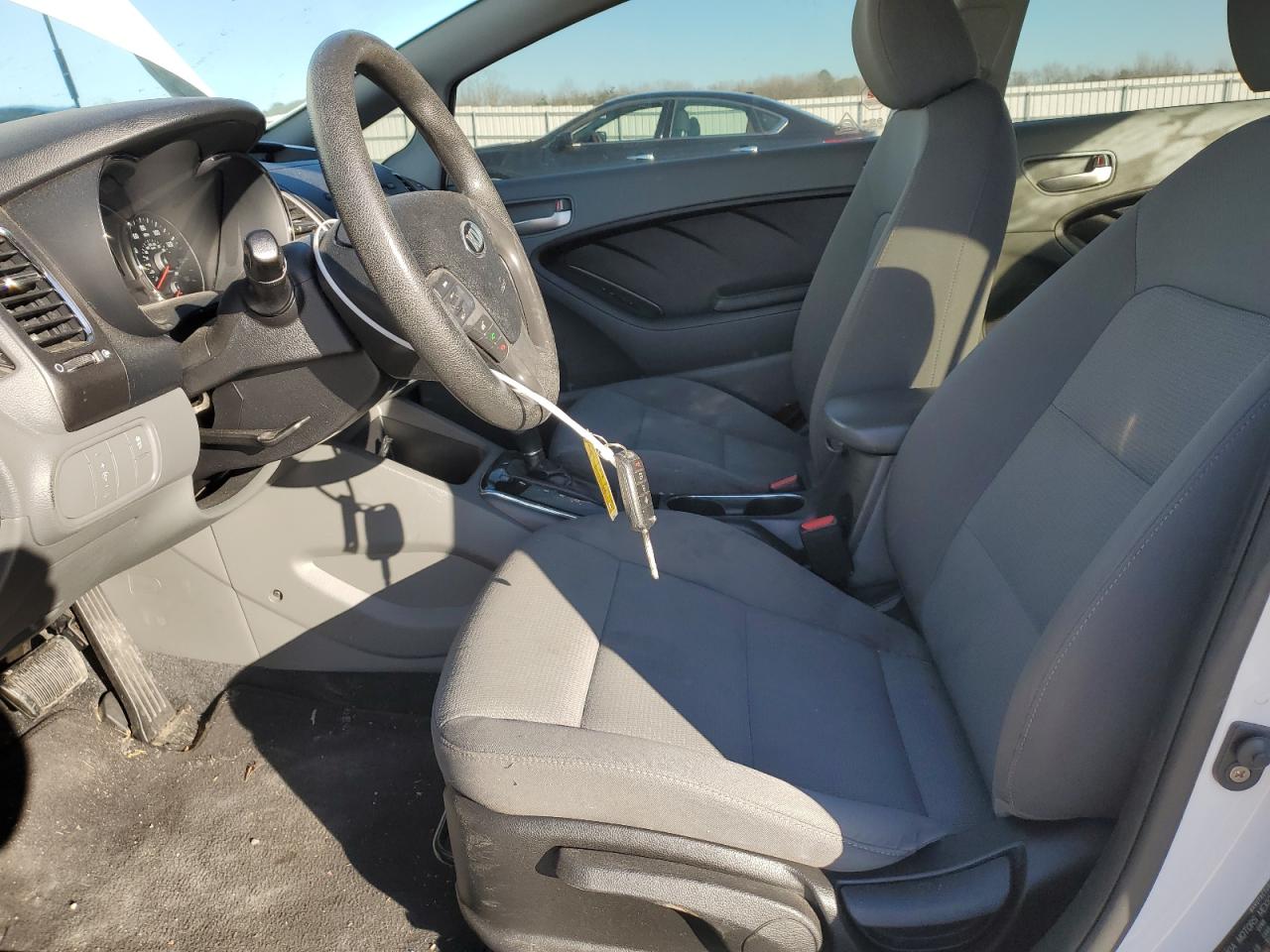 2017 Kia Forte - Image 7