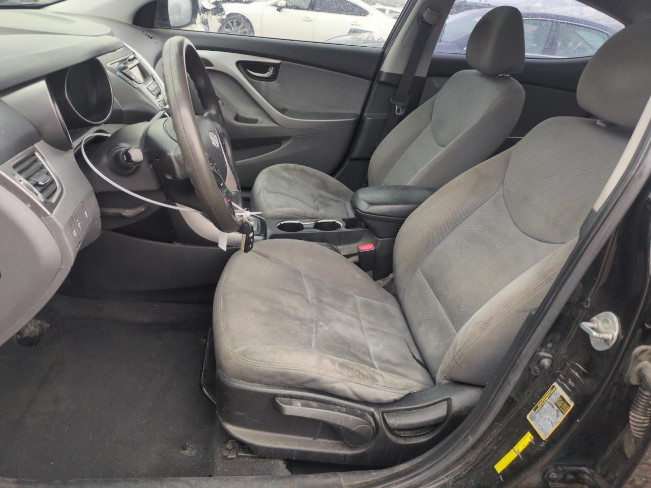 2013 Hyundai Elantra - Image 7