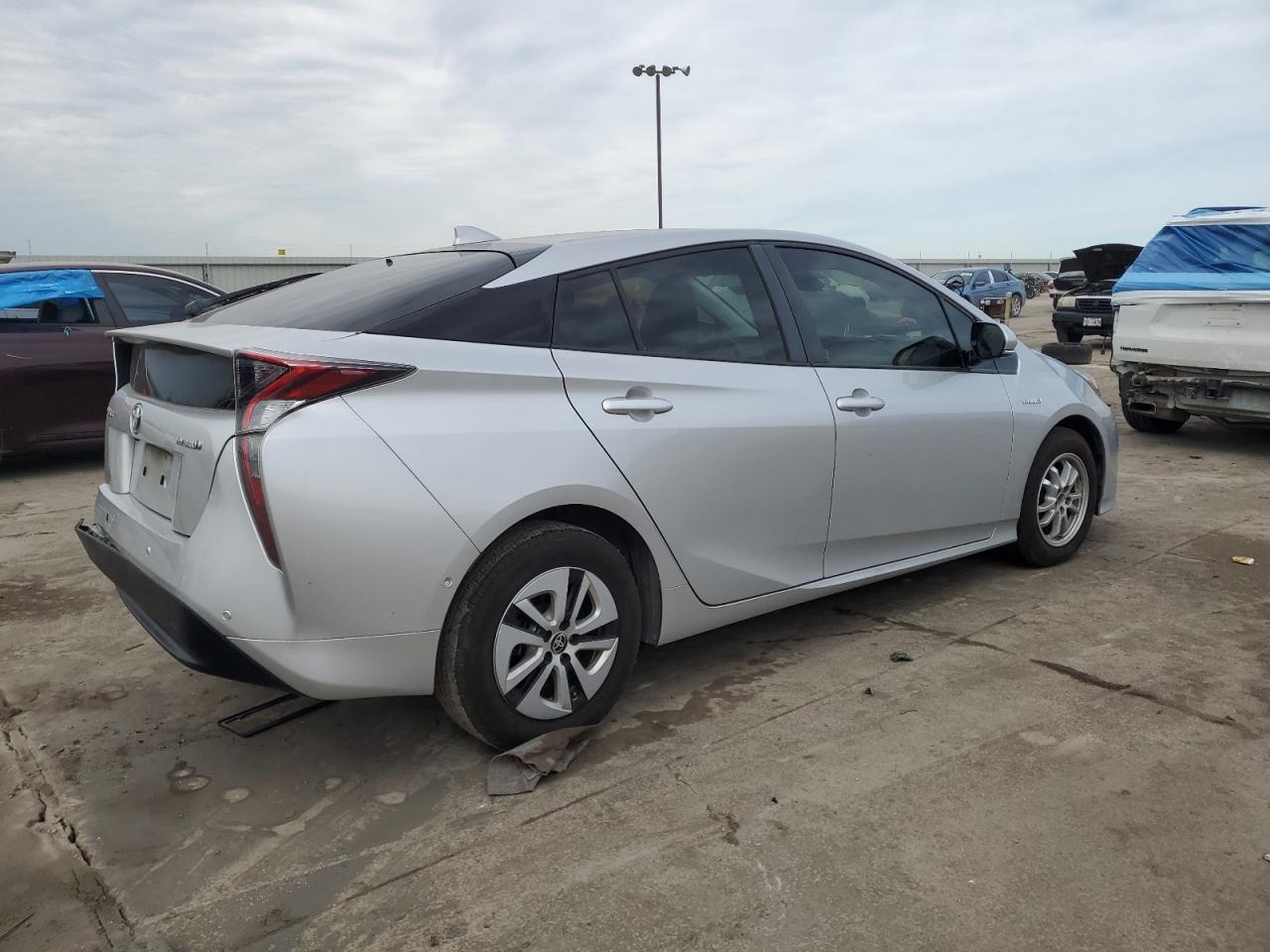 2018 Toyota Prius - Image 3