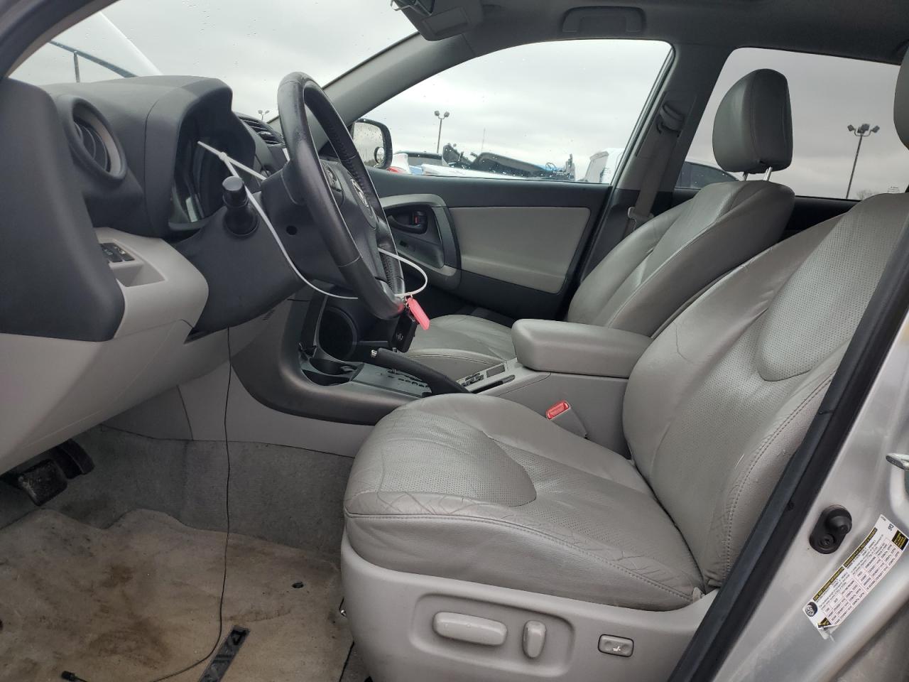 2010 Toyota RAV 4 - Image 7