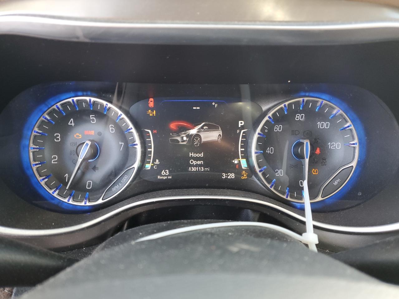 2017 Chrysler Pacifica - Image 9