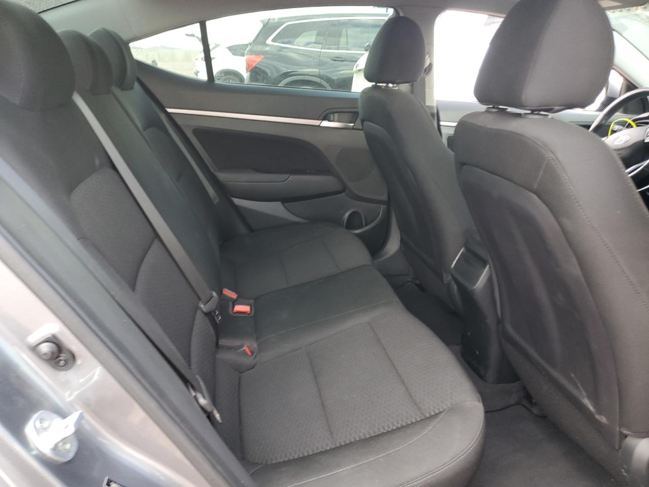 2019 Hyundai Elantra - Image 10